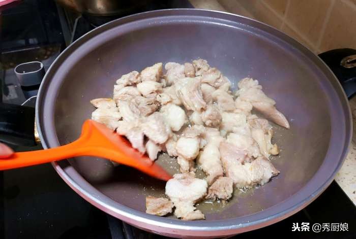 羊肉这样做特别香,冬天这样做羊肉特别解馋还有营养