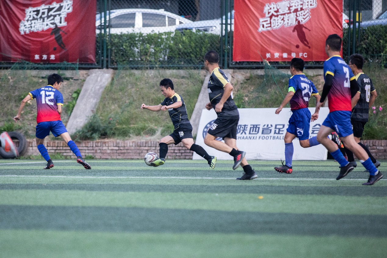 乐活足球季|绿茵光荣，明年再战