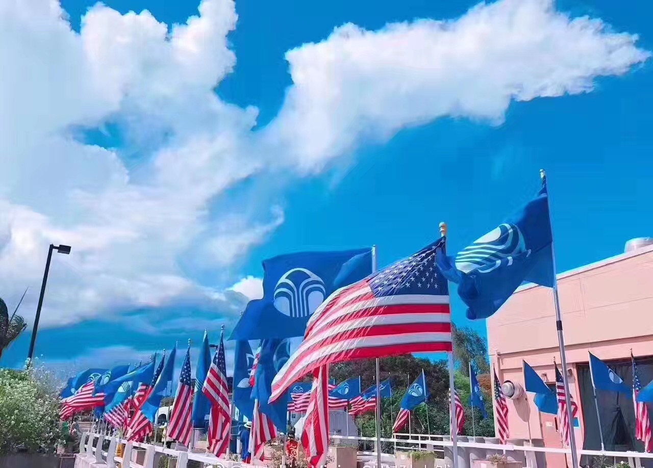 美女微商“喝果汁治感冒”死亡，5765条朋友圈展现“被*脑洗**”过程