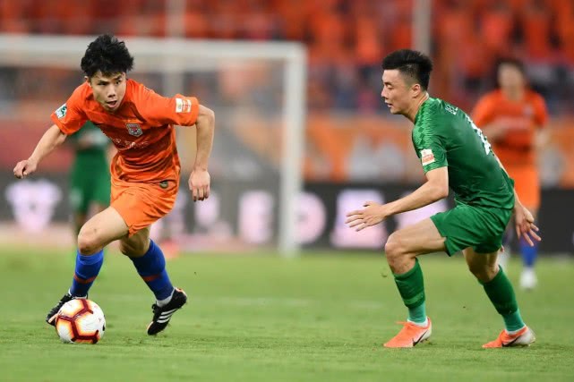 盘点蒿俊闵的帅气时刻,蒿俊闵金敬道王大雷合照秀肌肉