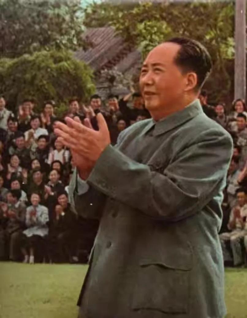 青年节，读诗词《水调歌头.潜水》，想起毛*东泽**那不老的青春情怀