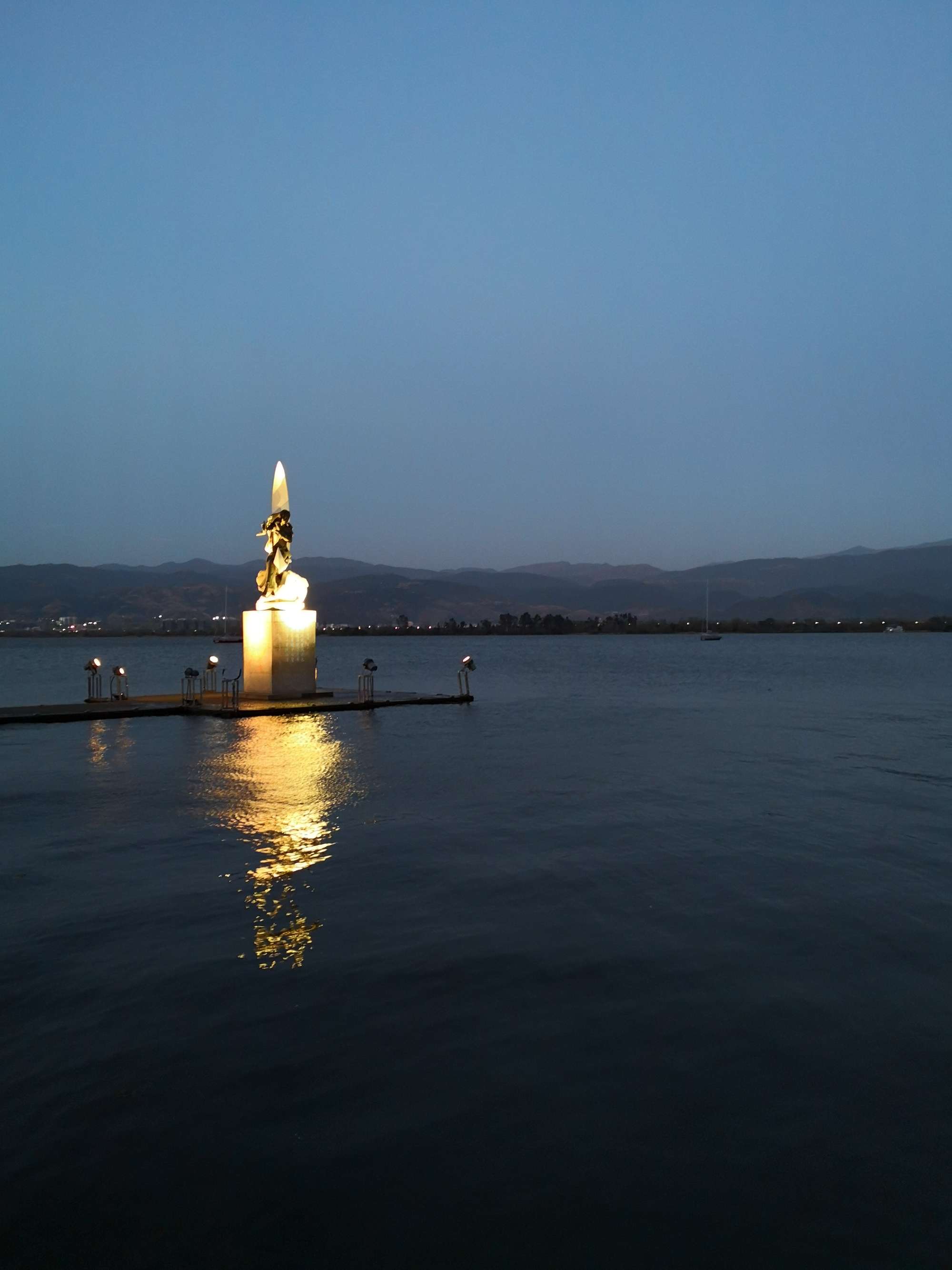 在邛海的惬意时光