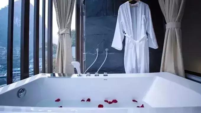 阳朔带潜水池价格适中的酒店,阳朔旅游比较方便的酒店