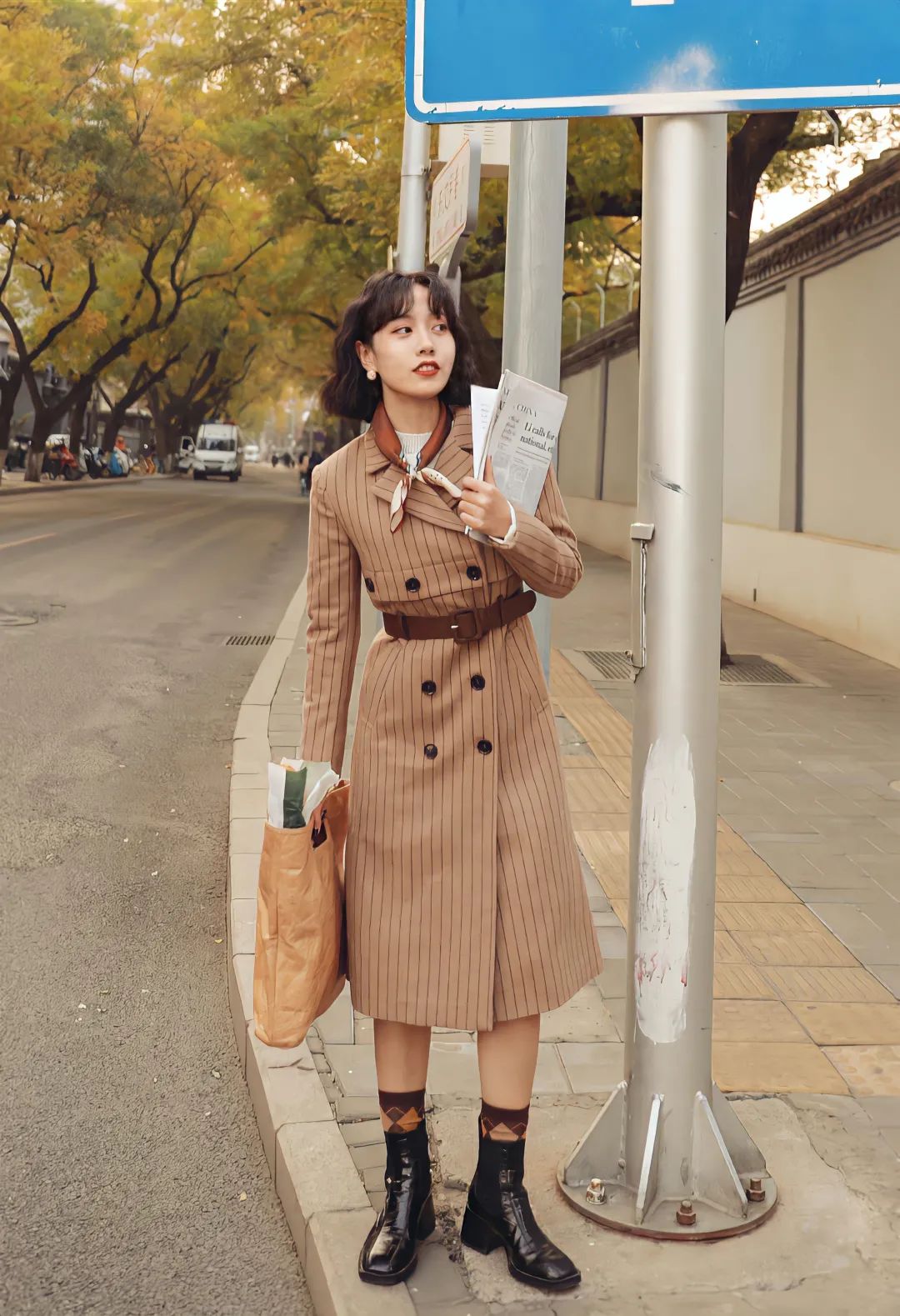 矮个子必备鞋最新款马丁靴,今年最火的中筒靴粗腿圆头马丁靴