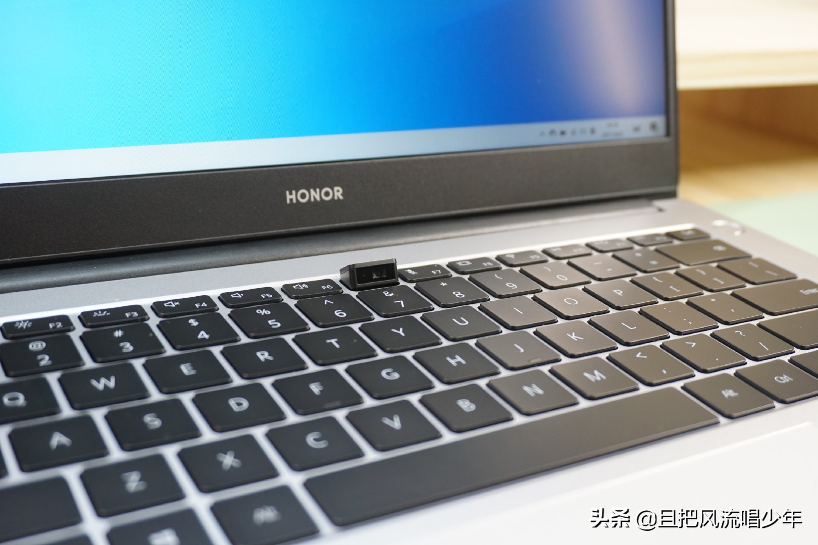 光荣magicbook14核显版游戏体验,光荣magicbookx14使用功能