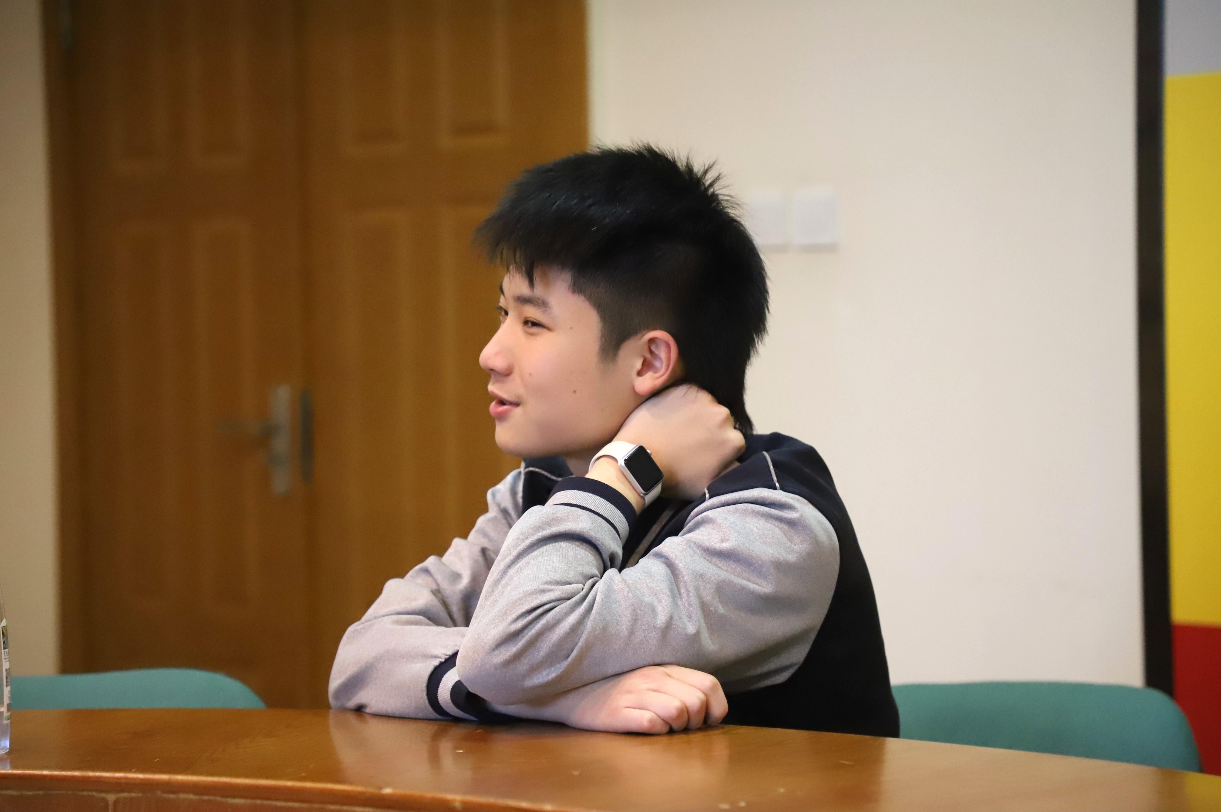 高中男孩送妈妈生日礼物,20岁男孩送妈妈生日礼物