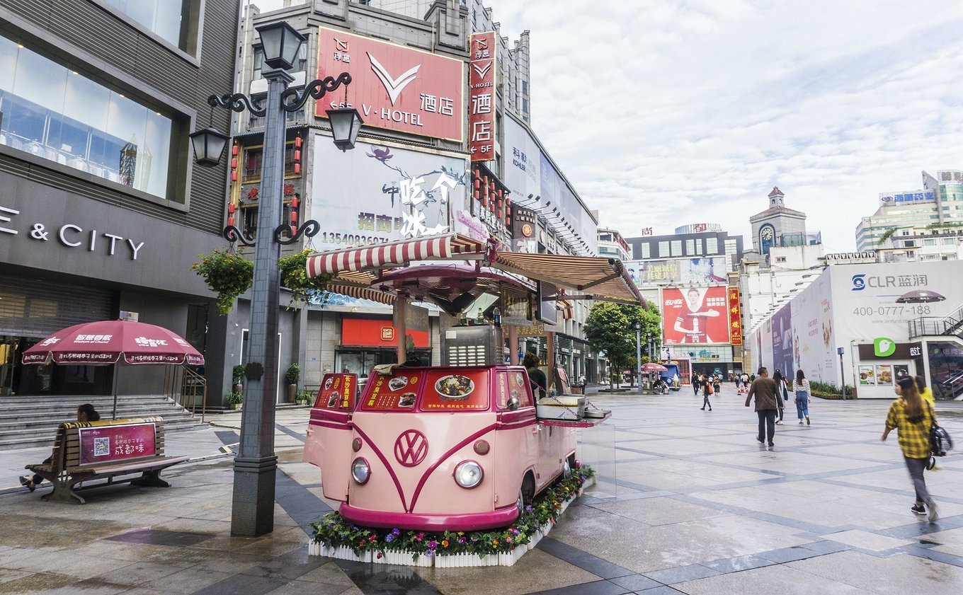 春熙路攻略成都特点,成都春熙路最值得逛的街