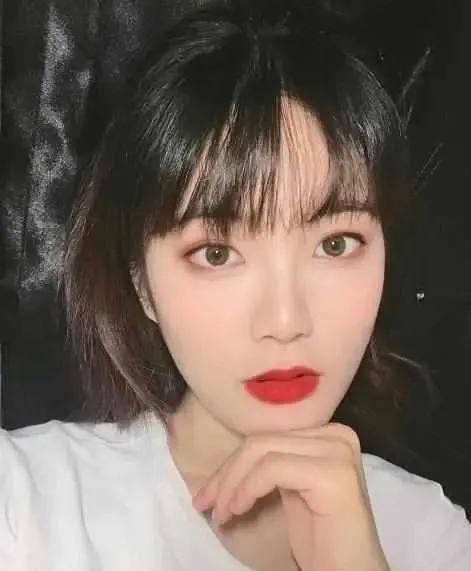 雅诗兰黛和mac哪个口红好,雅诗兰黛口红和mac哪个档次高