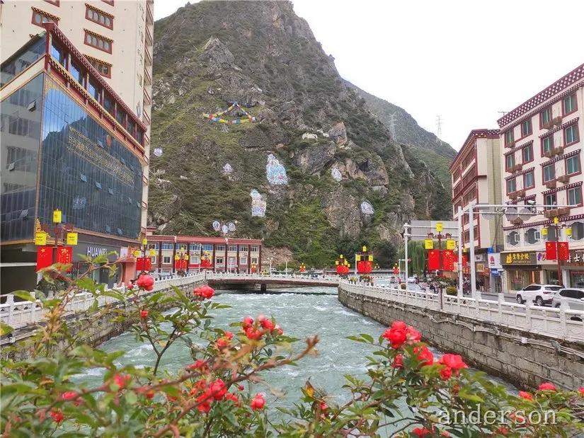 陪着贡嘎过仲秋，深夜听到女生的尖叫（上）