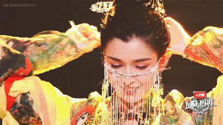 敦煌壁画里的飞天活过来了！抖音啥的视频平台都刷爆了