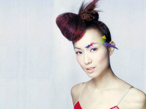 一首《八公里》诠释了她十年之路，曾被天王称其最欣赏的女艺人