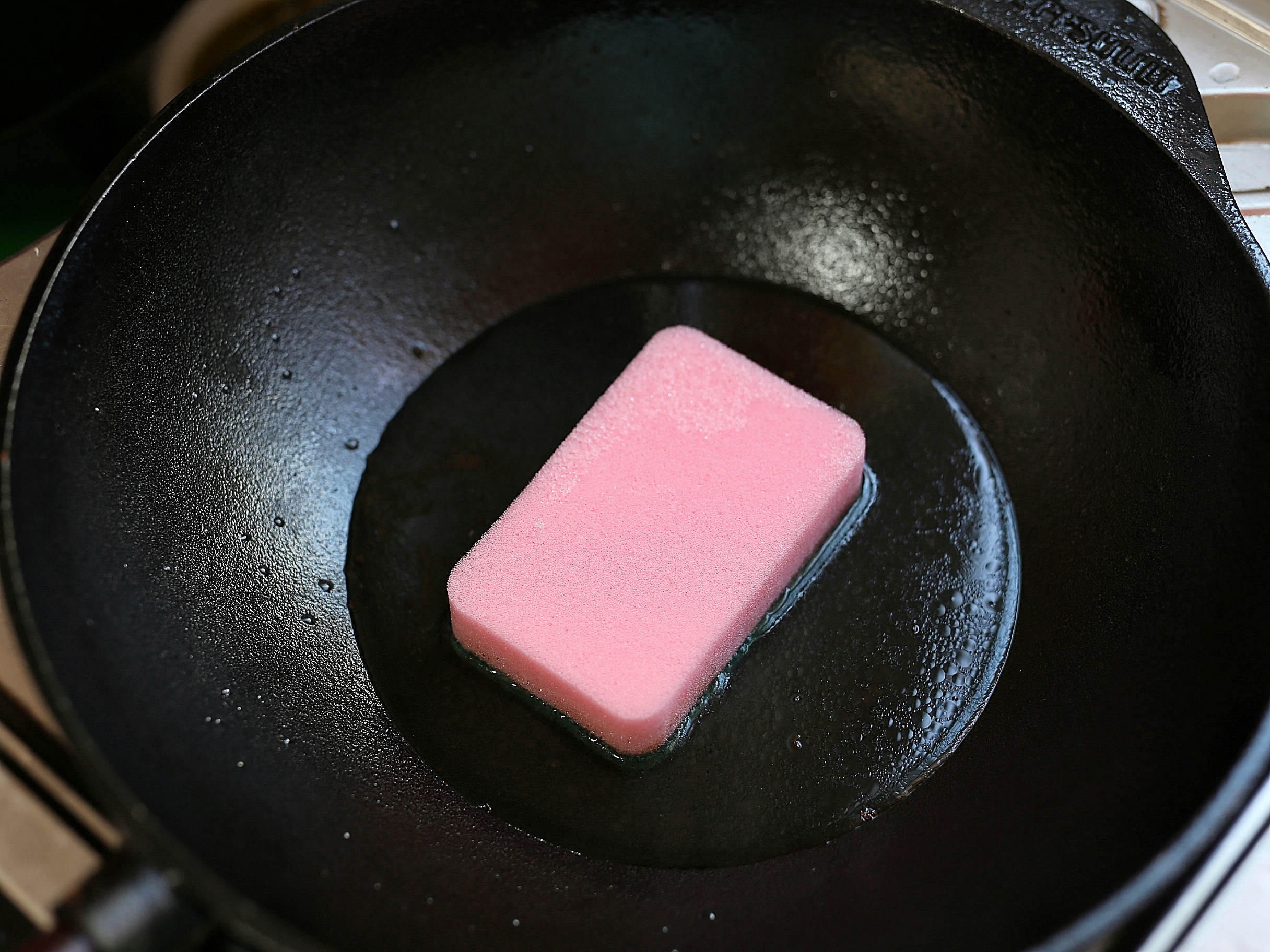 开锅的正确方法铁锅无涂层,新买的铁锅怎样开锅最好用