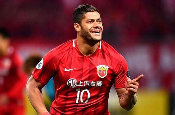 流浪上港？西班牙人刚赚武磊又惦上胡克尔！紧急救援这算盘......