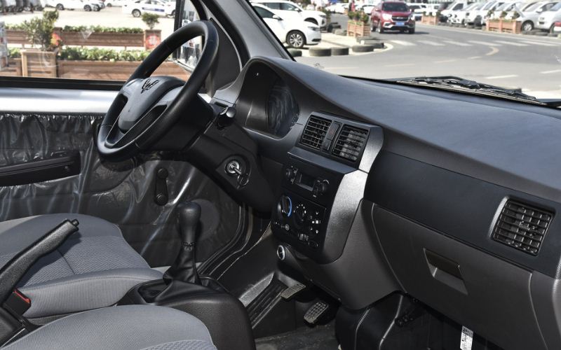 新一代五菱荣光小卡报价,五菱荣光小卡1.5新款报价及图片