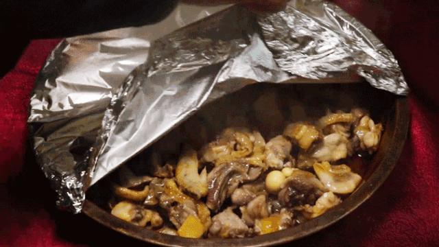 铜盘焗鸡的正宗做法,特点铜盘焗鸡