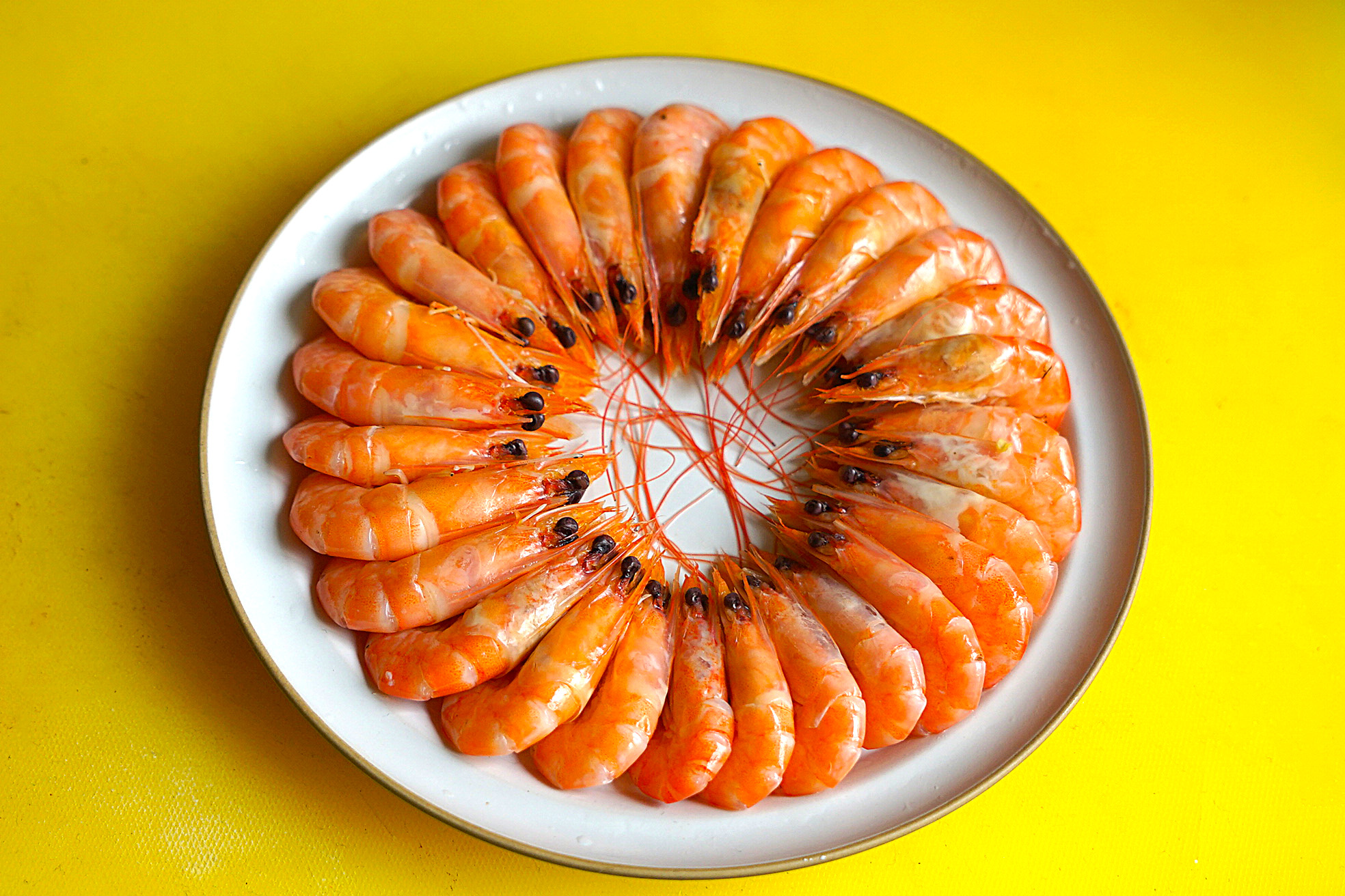 鲜虾这样做味道鲜美又多汁,鲜虾这样做超美味保证你吃忘不了