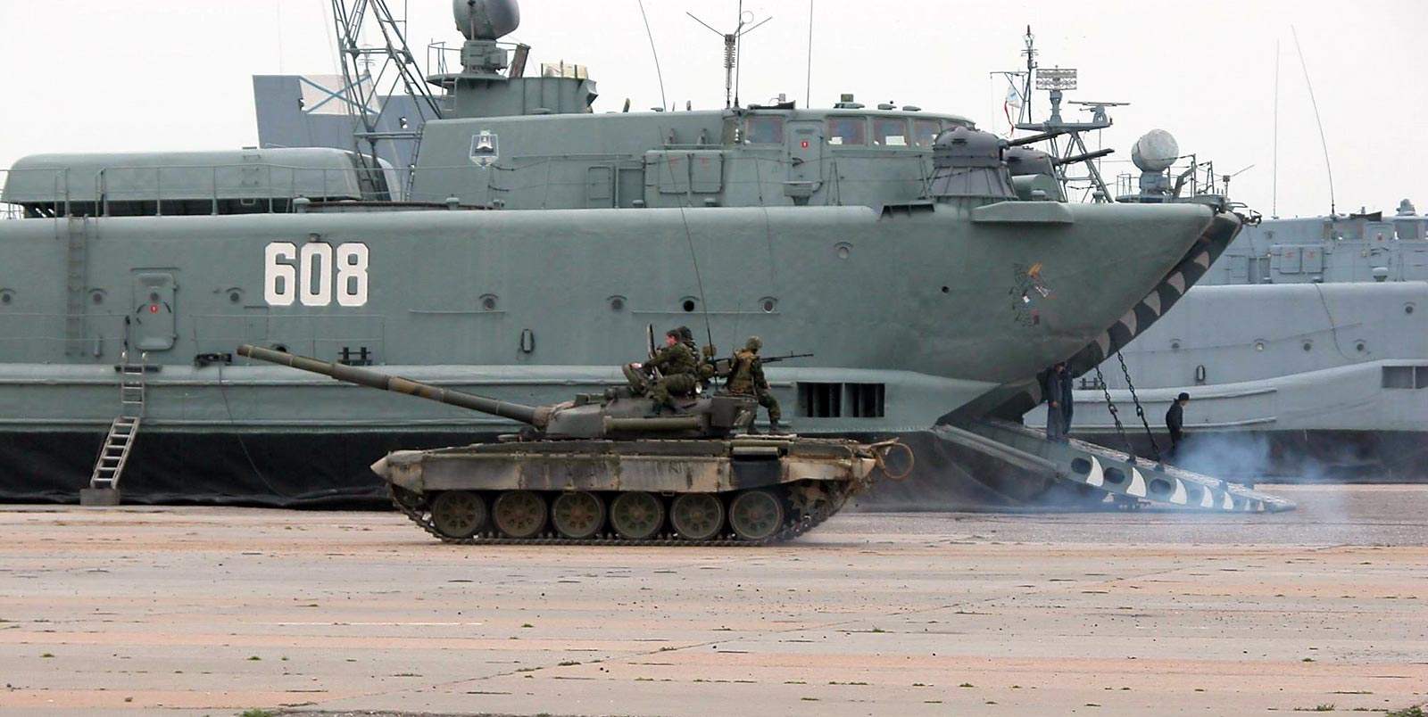 野牛级气垫登陆艇，近海登陆战的“霸王龙”