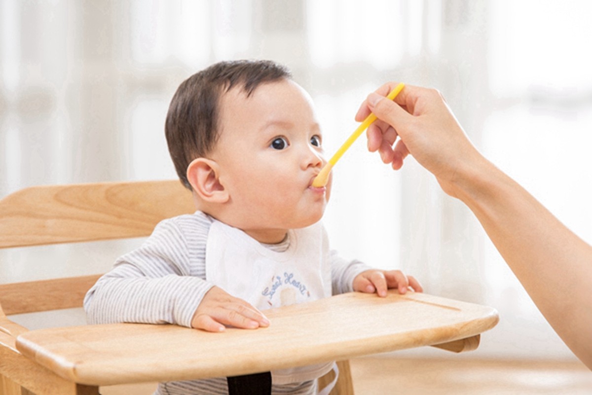 频繁夜奶会奶水不足吗,宝宝夜奶一晚喂几次最好