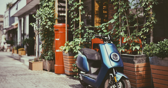 妻子瘫痪5年后他不离不弃,妻子瘫痪丈夫不离不弃的故事