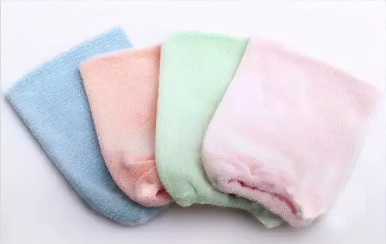 玉石手串不佩戴时如何保养,佩戴的金丝楠手串怎么保养