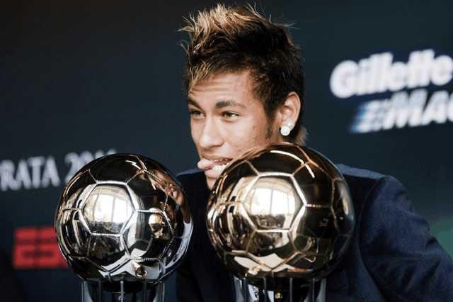 内马尔巅峰期在巴萨还是巴黎,内马尔巴西历史第三人