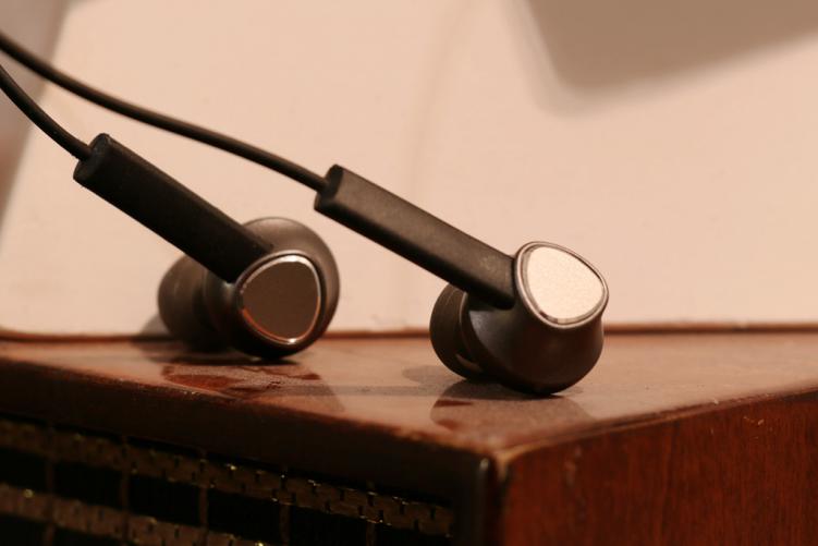 运动时怎么可以没有音乐！iquaG38耳机颜值和音质就很不错