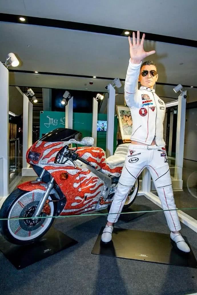 去香港看圣诞树攻略,香港中港城的圣诞树