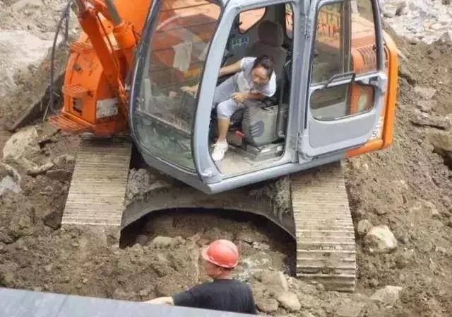 新疆开挖机工资,给老板开挖机要不到工资怎么办