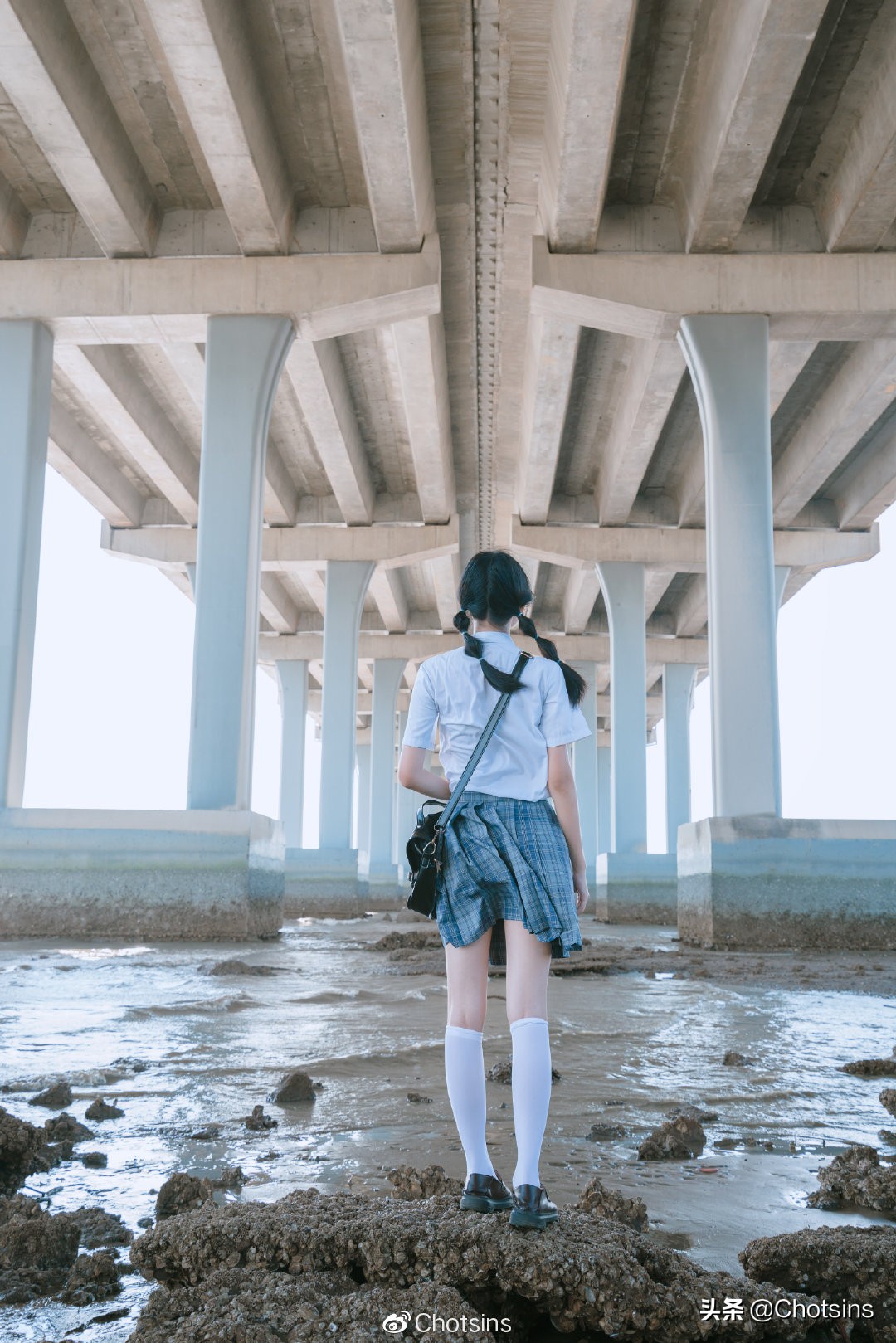 海边落日写真少女感,外景活力少女写真