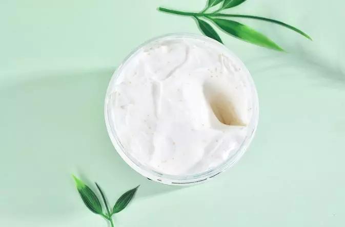 林允美白秘籍是坚抹身体乳！评测英皇室百年牌子身体乳有多好用？