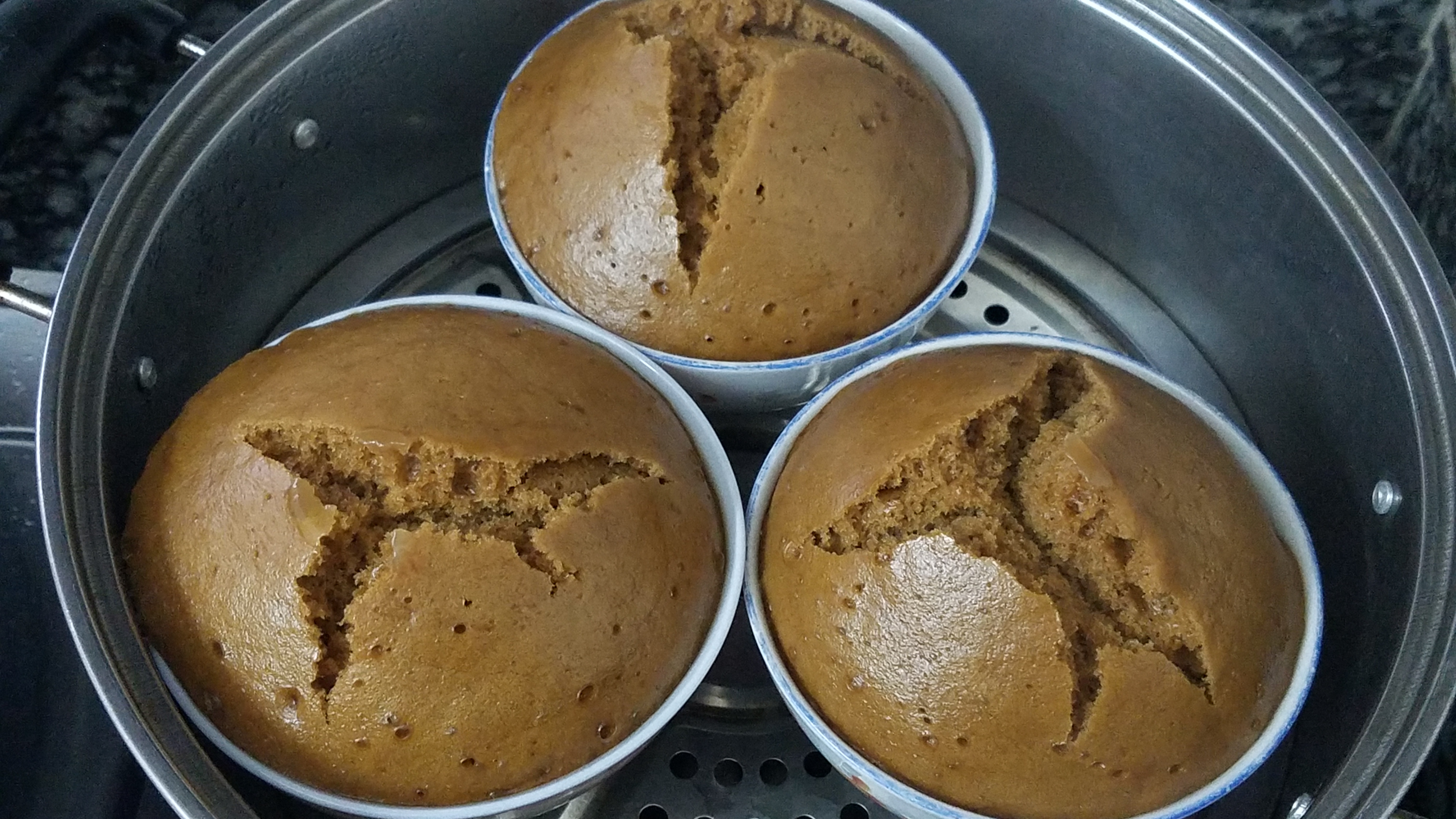 传统的红糖发糕怎么做,用包子面可以做红糖发糕嘛