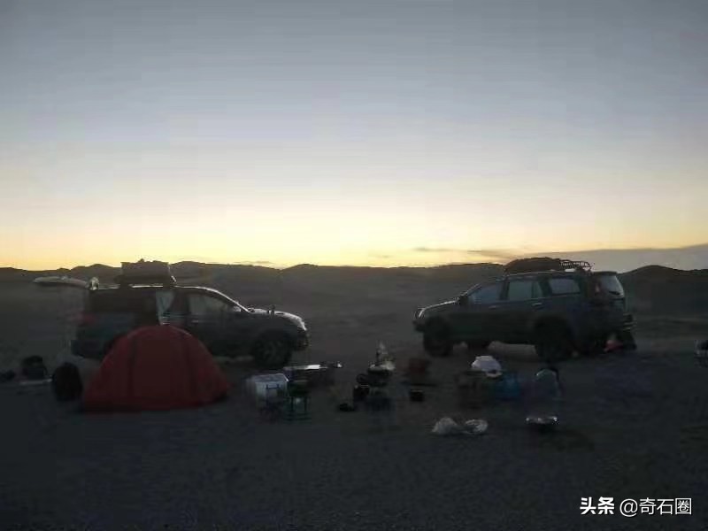 陨石一般在什么地方容易发现,如何正确的辨别陨石寻找陨石