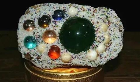 舍利子是高僧圆寂前吞下什么了吗,高僧圆寂后的舍利子究竟是什么