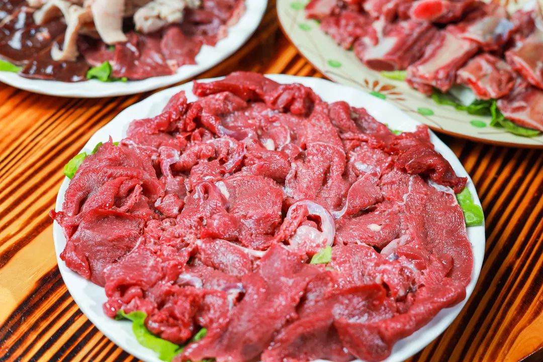 南海有间专注食驴肉的爆抵农庄，人均40元叹全驴宴