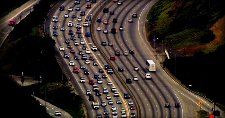 你愿意花费160W人民币，买一台大型遥控飞机吗？为了上班方便