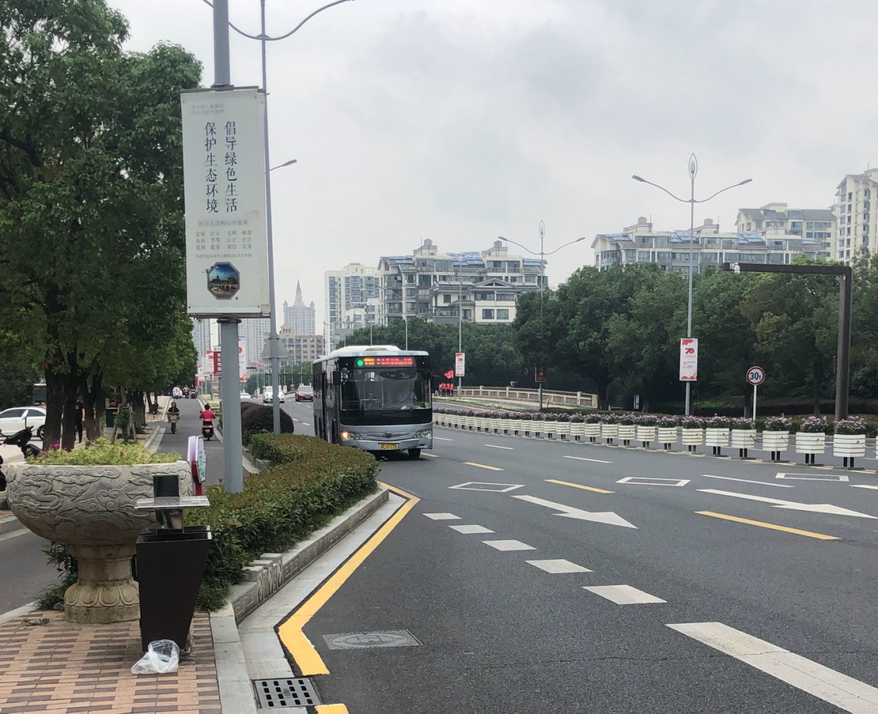 佛山大叔开丰田跑滴滴，坦言：人生难测，我以前也是开过奔驰的