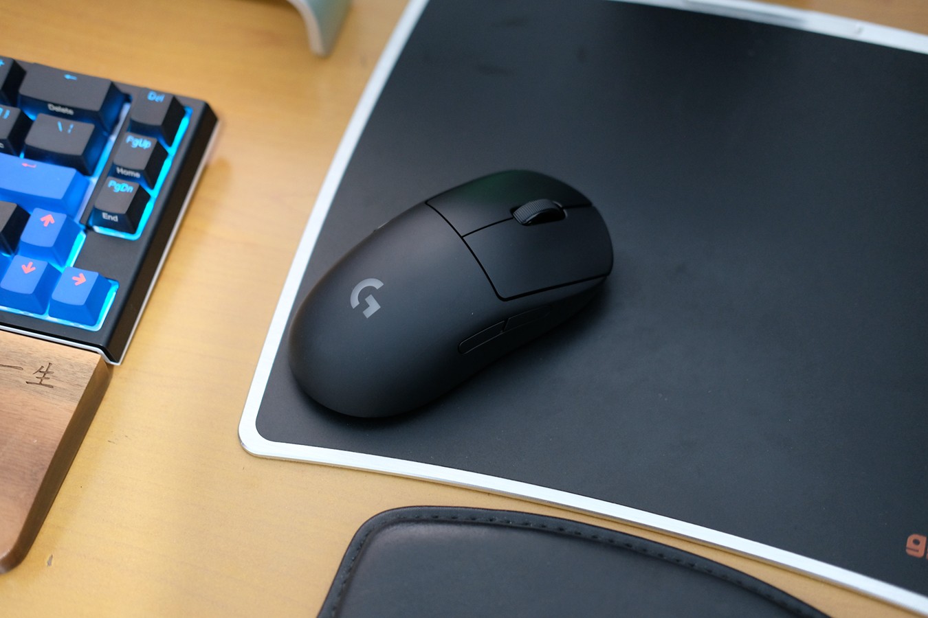 罗技gpw鼠标咋样,罗技gpw一代和普通罗技鼠标的区别