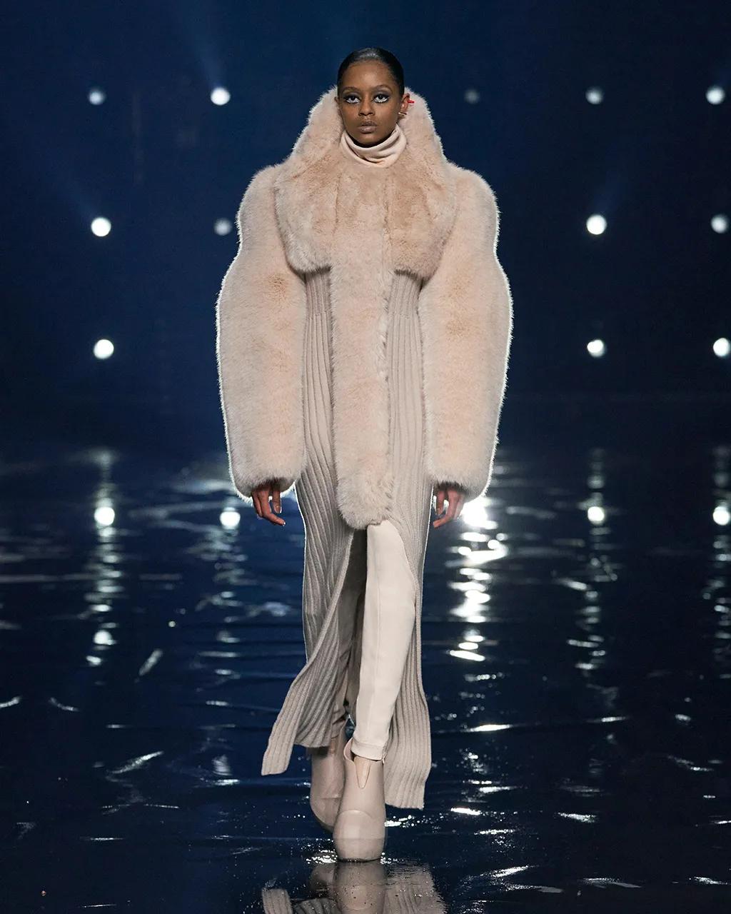 yeezygap美国首发,yeezygap国内外版本一样吗