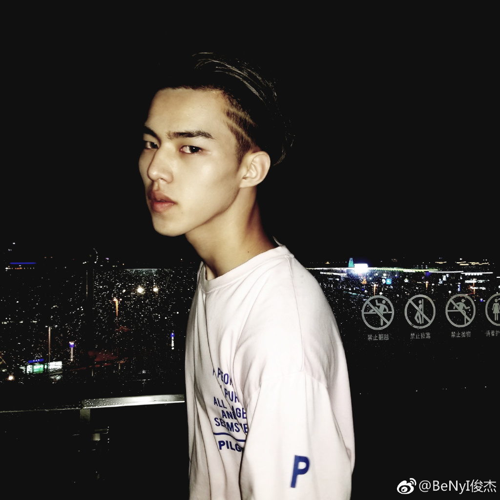 鏄撶儕鍗冪幒鐜嬭仾,鏄撶儕鍗冪幒鍜岀帇鎬濊仾鍚堢収