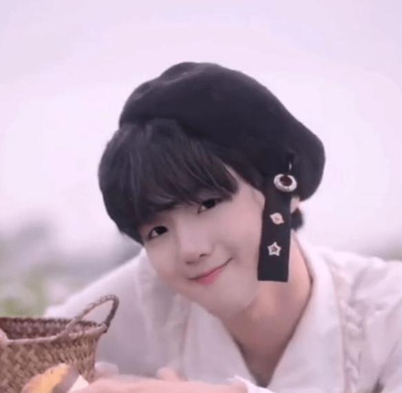 风小逸吐槽tnt,风小逸吐槽tnt唱歌原视频