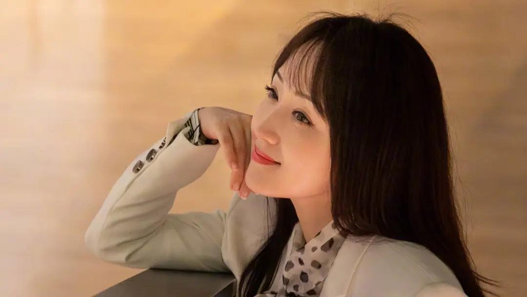 48岁杨钰莹私下穿搭,杨钰莹47岁穿衣搭配