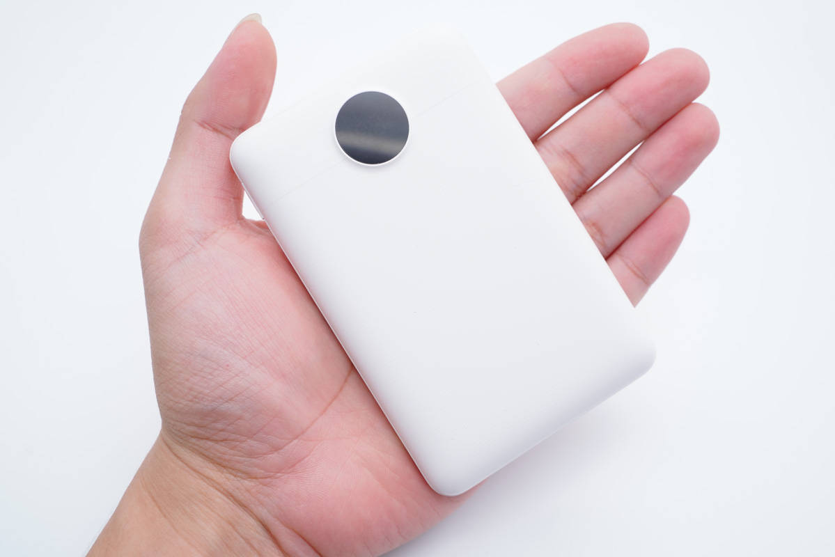 昂达充电宝三线合一快充,支持iphone20w快充充电宝