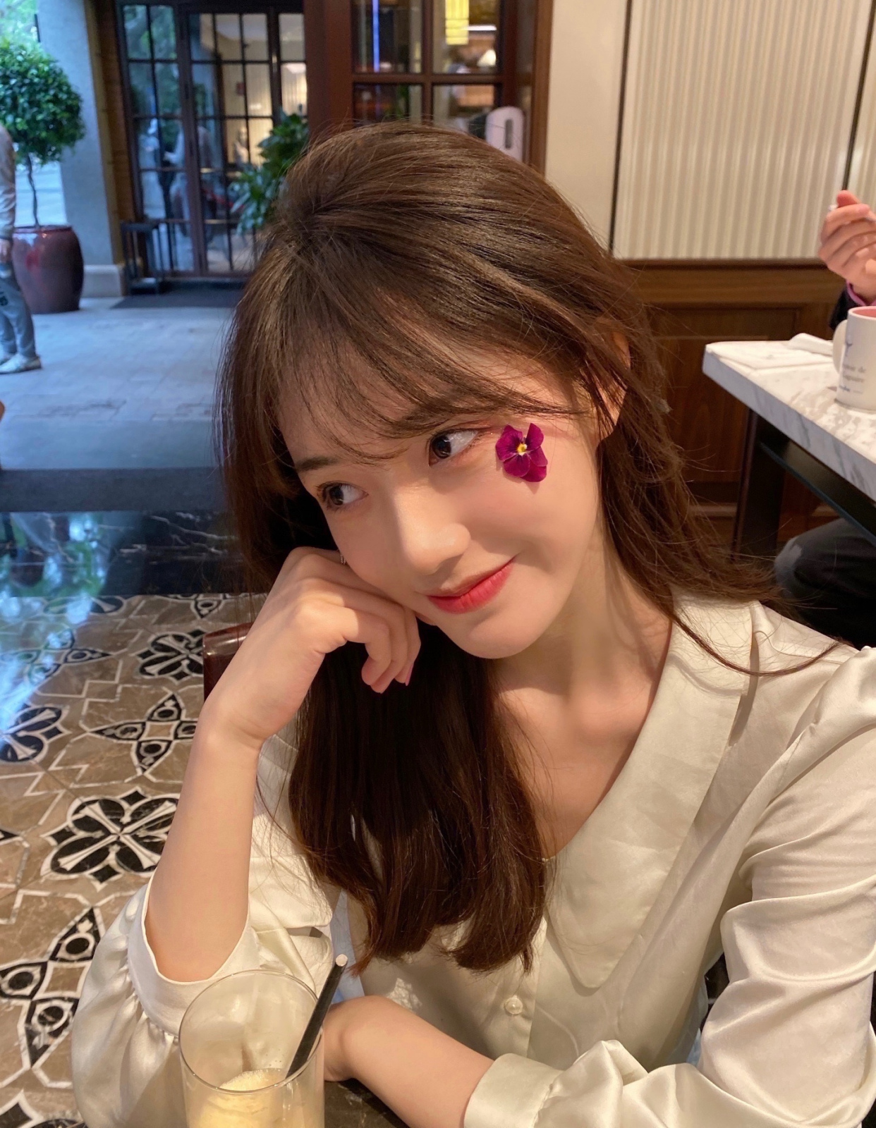 空气刘海不想留了怎么变八字刘海,今年不再流行空气刘海