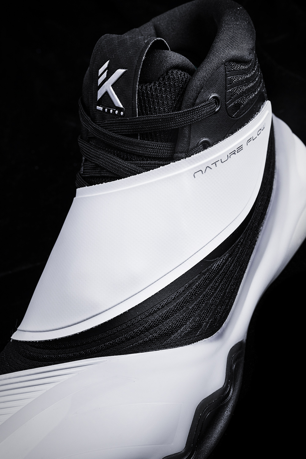 安踏汤普森签名版kt4,安踏汤普森kt6飞白发黄