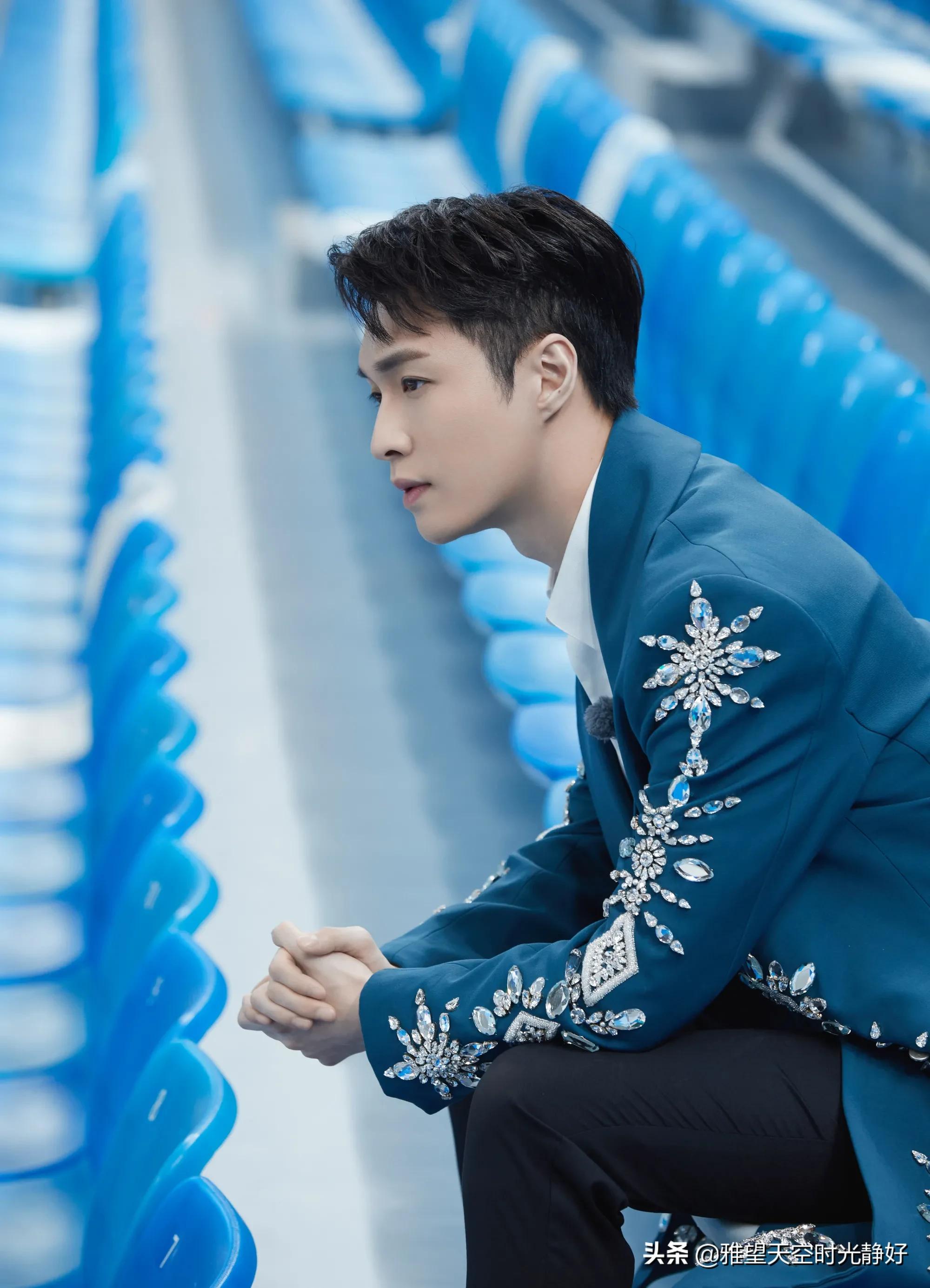 盘点国内男明星完美侧颜，谁才是你心中360度无死角完*男美**神呢？