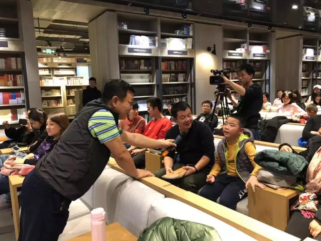 海哥带你游世界｜这周我们去非洲大草原看大西几！