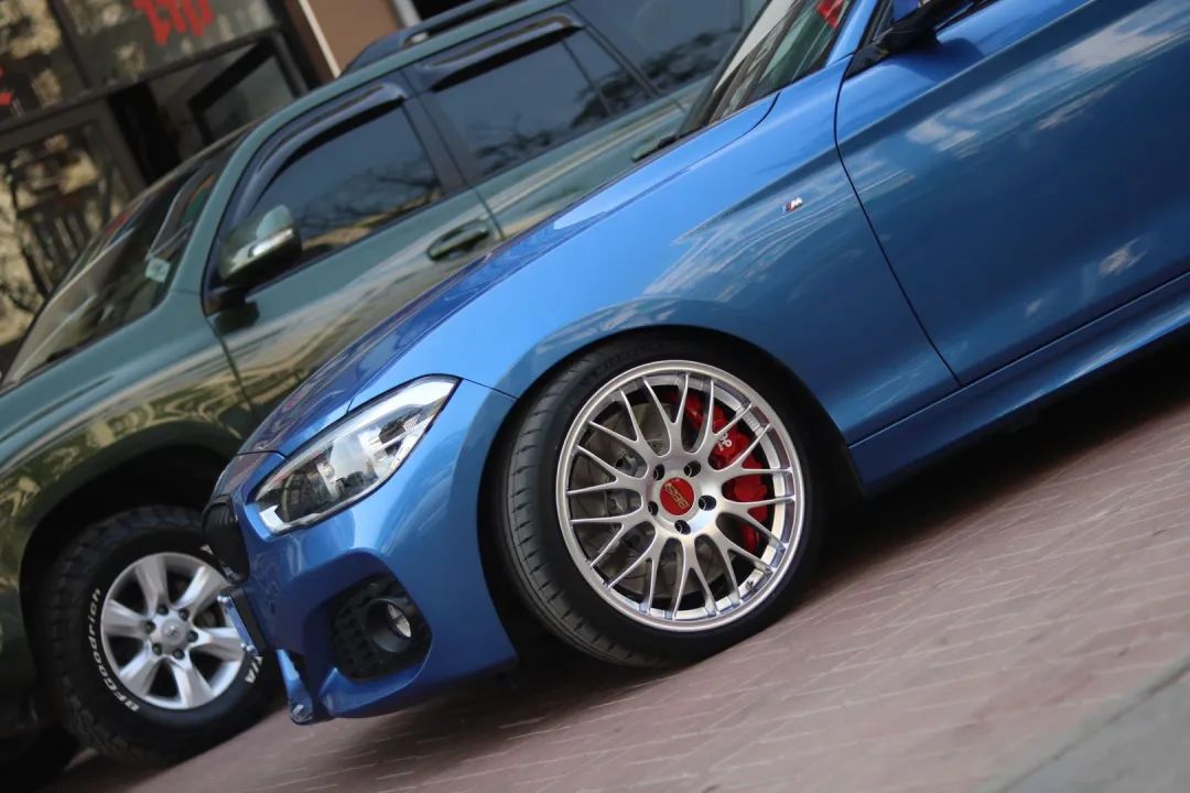 怪兽改造跑车视频,宝马f20120改装