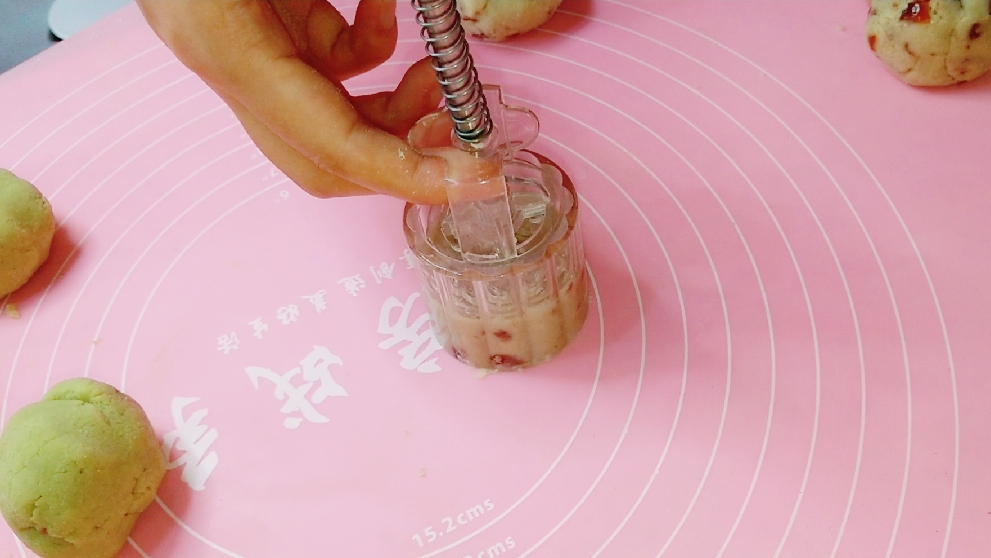 怎么做夏日解暑绿豆糕,自制绿豆糕的最佳方法