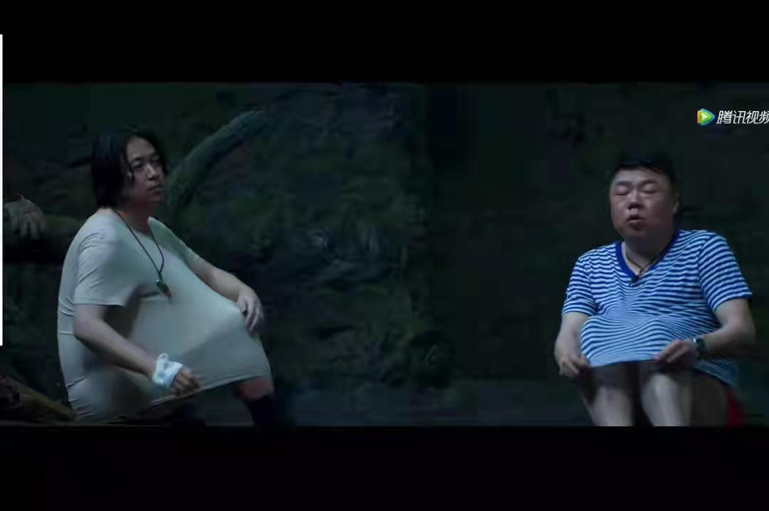 油腻大叔发型2020流行发型,40岁大叔雅痞风格侧背小卷发型