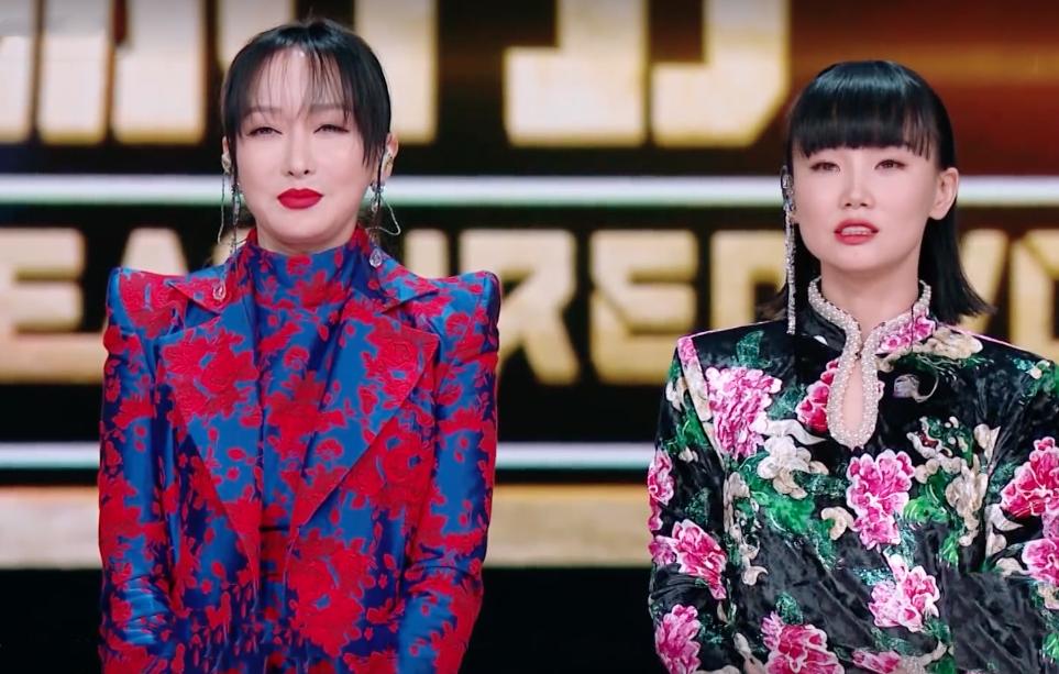 说哭萨顶顶拉踩炎亚纶，为赢《歌手》，《天赐的声音》剑走偏锋？